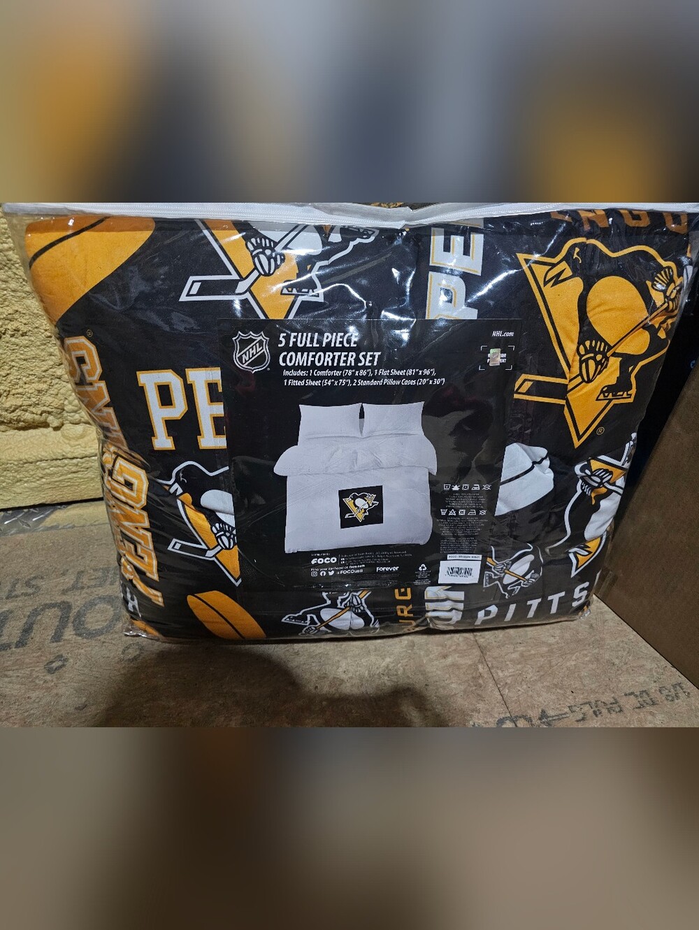 FOCO Pittsburgh Penguins NHL Team Color Bed in a Bag Comforter Bedding 5 Piece